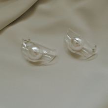 Load image into Gallery viewer, Perle Statement Acrylic and Pearl Studs
