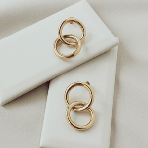 Ayla Interlocking Gold Rings Studs