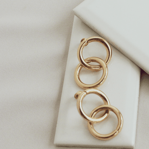 Ayla Interlocking Gold Rings Studs