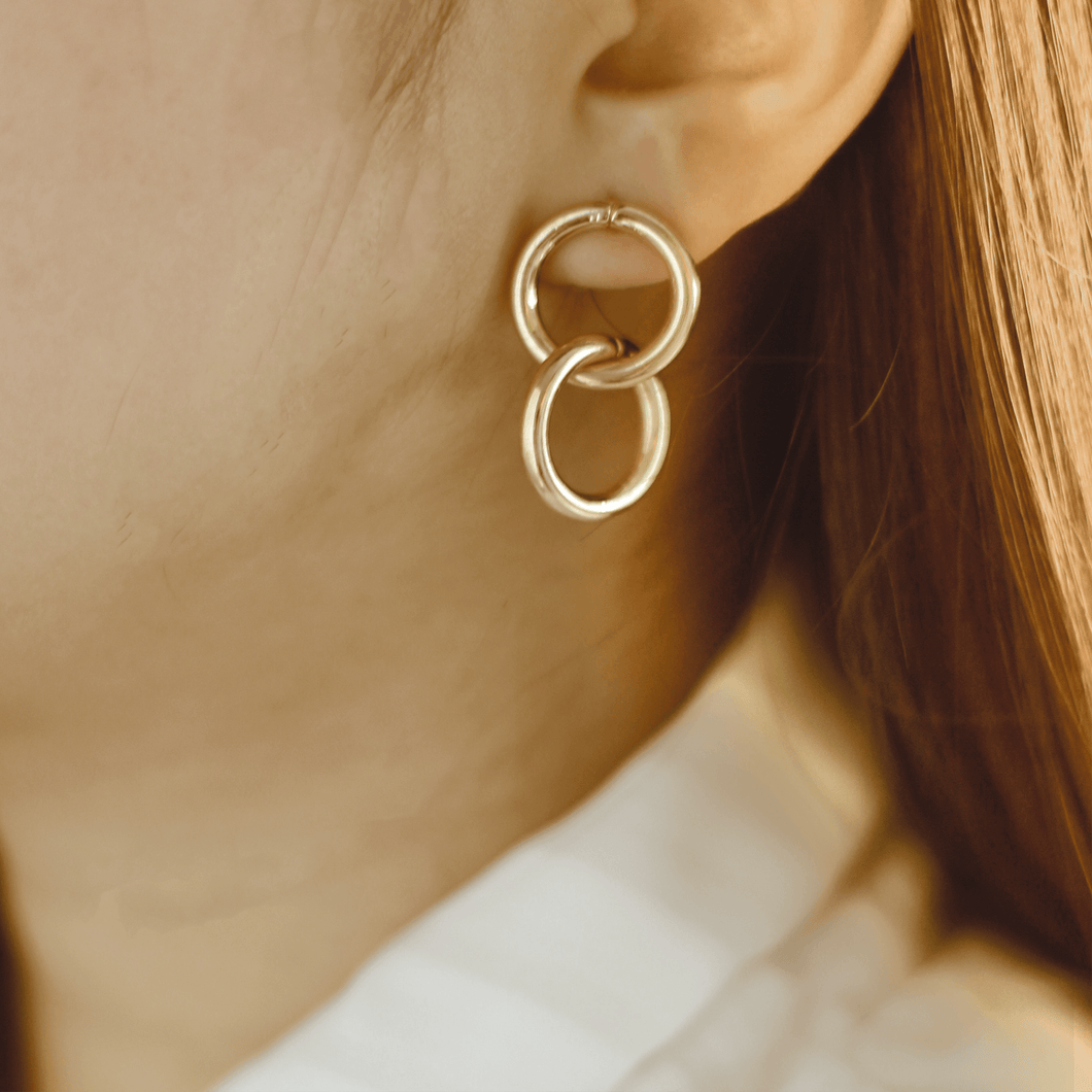 Ayla Interlocking Gold Rings Studs