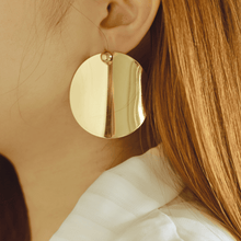 Load image into Gallery viewer, Sol Gold Disc Ear Jacket Studs
