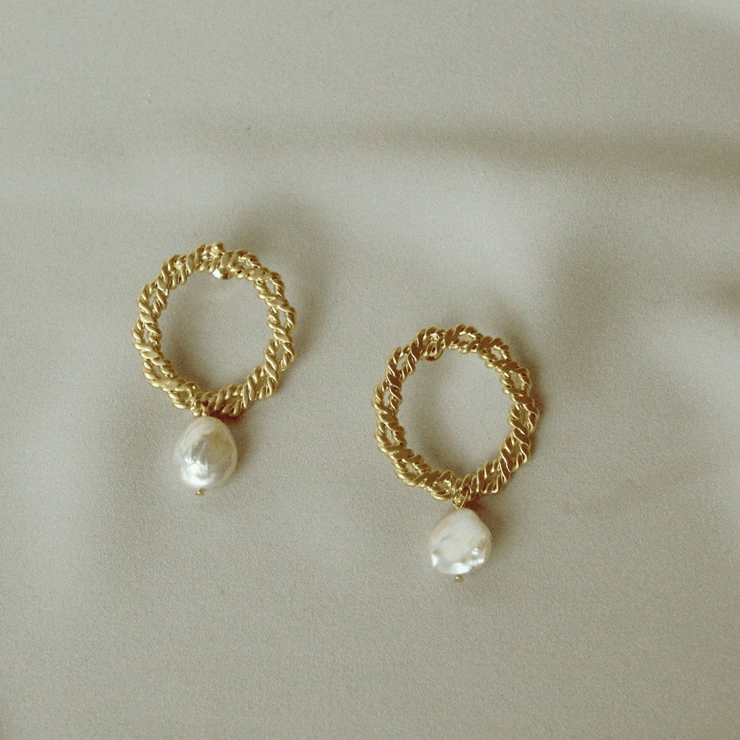 Luces Braided Gold Hoop Studs with Keshi Pearl