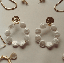 Load image into Gallery viewer, Klara Hammered Gold Studs with Coin Pearl Hoop
