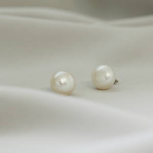 Splendore Pearl Silver Studs