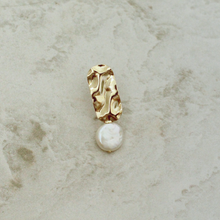 Load image into Gallery viewer, Sirius Gold Textured Disc Studs with Coin Pearl Drop
