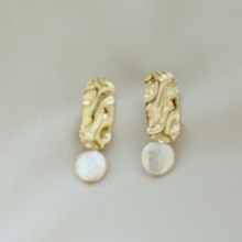 Load image into Gallery viewer, Sirius Gold Textured Disc Studs with Coin Pearl Drop
