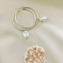 Load image into Gallery viewer, Ora Keshi Pearl Silver Hoops
