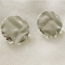 Load image into Gallery viewer, Trine Wavy Textured Disc Earrings in Silver
