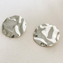 Load image into Gallery viewer, Trine Wavy Textured Disc Earrings in Silver
