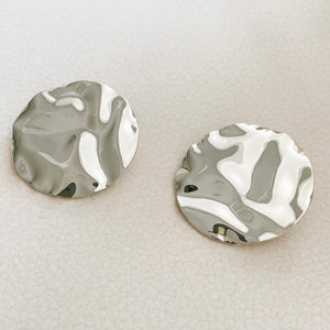 Trine Wavy Textured Disc Earrings in Silver